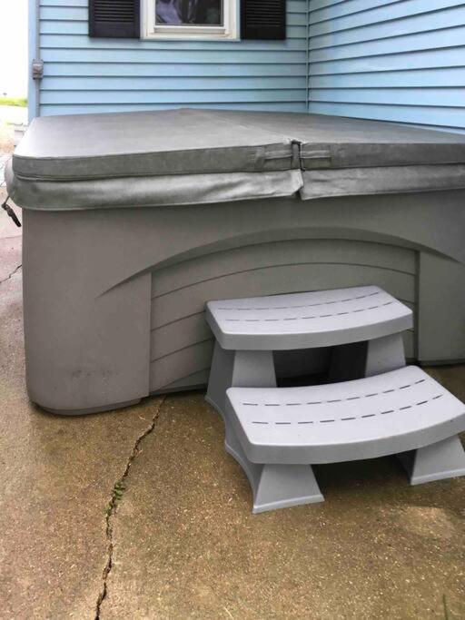 Caddy Corner Has A Hot Tub Just Outside Of Town Villa French Lick Eksteriør billede